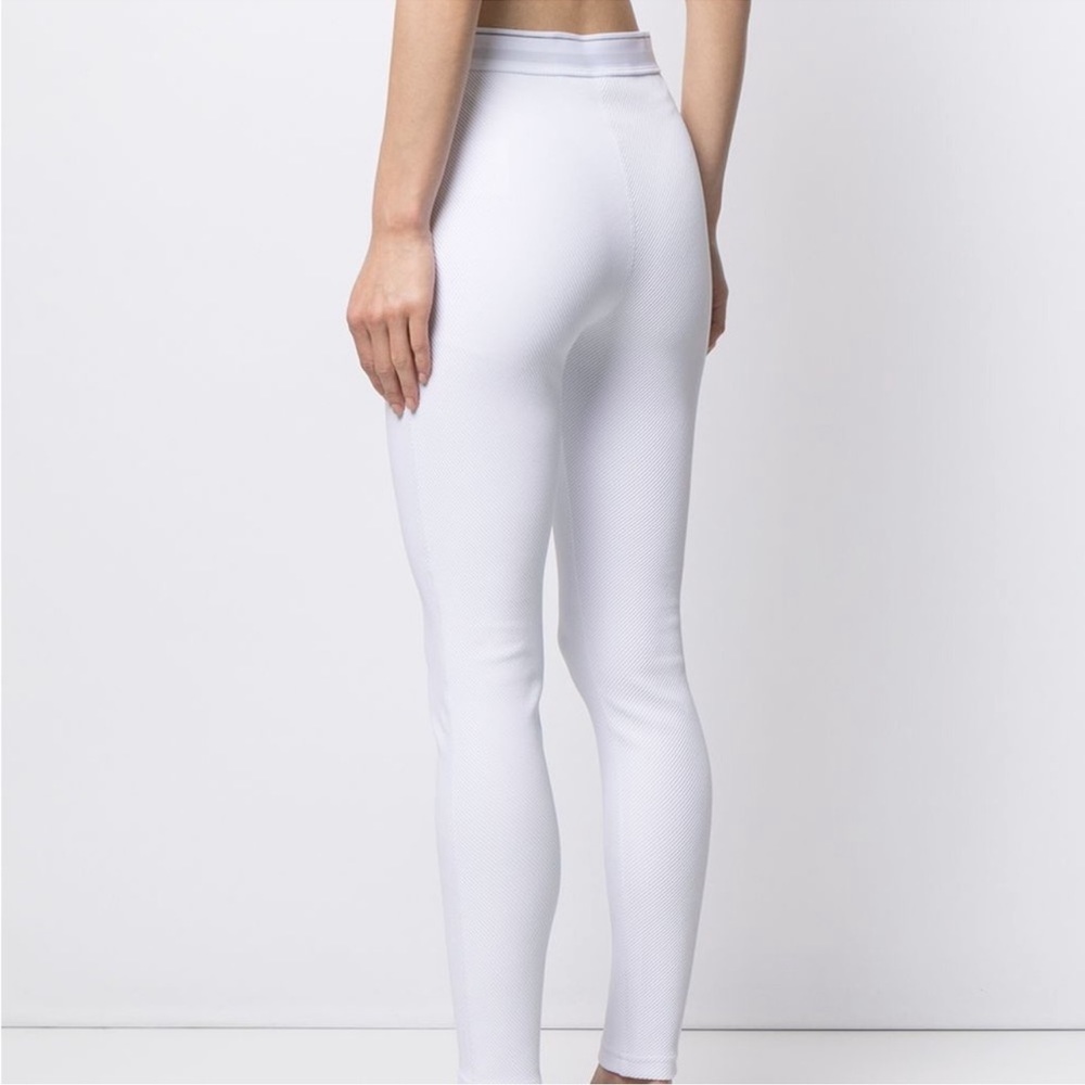 great white leggings 😍